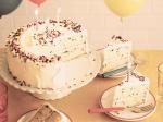 Hình  ảnh bánh sinh nhật với những ngọn nến lung linh số 8