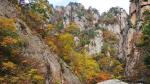 Núi Seorak là ngọn núi cao thứ 3 ở Hàn Quốc, nổi tiếng với những tán lá mùa thu đổi màu.