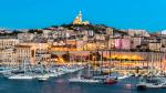 Thành phố Marseille nằm bên bờ Địa Trung Hải, phong cảnh đẹp như tranh khiến bất kì ai đã từng đến đây đều xao xuyến thương nhớ. Được đánh giá cao bởi thiên nhiên trong lành, phong cảnh hữu tình, thành phố Marseille còn hút hồn du khách bởi bề dày lịch sử. Nơi đây được biết đến là một trong những thành phố cổ nhất nước Pháp và châu Âu với tuổi đời 2600 năm.