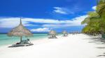 Đảo Panglao - tọa lạc ở phía Tây Nam của tỉnh Bohol. Nơi đây có những bãi biển cát trắng với rất nhiều loại hình du dịch – từ những nhà hàng nằm rải rác ở bãi Alona đến bãi biển thanh bình Dumaluan hay bãi sò Doljo.