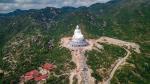 Tượng Phật Chùa Ông Núi ở xã Cát Tiến, huyện Phù Cát, tỉnh Bình Định. Với chiều cao 69 m, đường kính chân tượng 52 m, tọa lạc trên Núi Bà ở độ cao 120 m, đây là tượng Phật Thích Ca tạo dáng ở tư thế ngồi cao nhất Đông Nam Á hiện nay. Tượng Đức Phật của công trình Tượng Phật chùa Ông Núi ngự trên tòa sen, ở lưng chừng núi, trên độ cao 129 m so với mặt nước biển, nhìn ra biển Đông, lưng tựa vào ngọn núi cao nhất trong quần thể khu di tích Núi Bà. Dưới chân tượng là Trung tâm thuyết pháp Phật giáo và hành lang La Hán, thư viện Phật giáo, bảo tàng Xá Lợi Phật, nơi để du khách đến hành lễ, chiêm bái. Và đây cũng là công trình mang tính nghệ thuật tâm linh đặc sắc nhất của tỉnh Bình Định, là một địa điểm mới thu hút khách thập phương về chiêm bái, tham quan du lịch.
