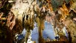 Ðộng Cốc San thuộc xã Cốc San, huyện Bát Xát, tỉnh Lào Cai. Cốc San là một hệ thống các thác nước và các hang động to nhỏ khác nhau, vì vậy người ta có thể gọi đây là động Cốc San hoặc thác Cốc San. Đường vào Cốc San rất ngoằn ngoèo, tối và bị lấp bởi những tảng đá, vẻ đẹp của Cốc San vẫn hoàn toàn mang tính chất tự nhiên, hoang sơ. Cốc San có những bãi đá gồm nhiều phiến đá nhỏ to khác nhau, nhấp nhô trùng điệp. Ðặc biệt có nhiều phiến mặt rất bằng phẳng và rộng lớn có thể ngồi được vài chục người. Khí hậu ở Cốc San rất trong lành và mát mẻ khiến ta có cảm giác thật dễ chịu. Vào những ngày hè hoặc những ngày nghỉ lễ, rất nhiều người đến với Cốc San.