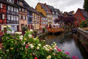 Đặt chân ghé thăm 10 ngôi làng cổ kính xinh đẹp bậc nhất nước Pháp