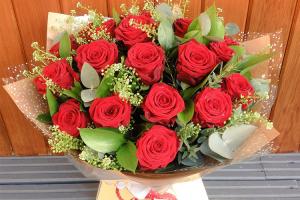Tuyển chọn 21 bó hoa hồng đỏ đẹp nhất 2019 - Món quà lãng mạn gửi đến người yêu thương
